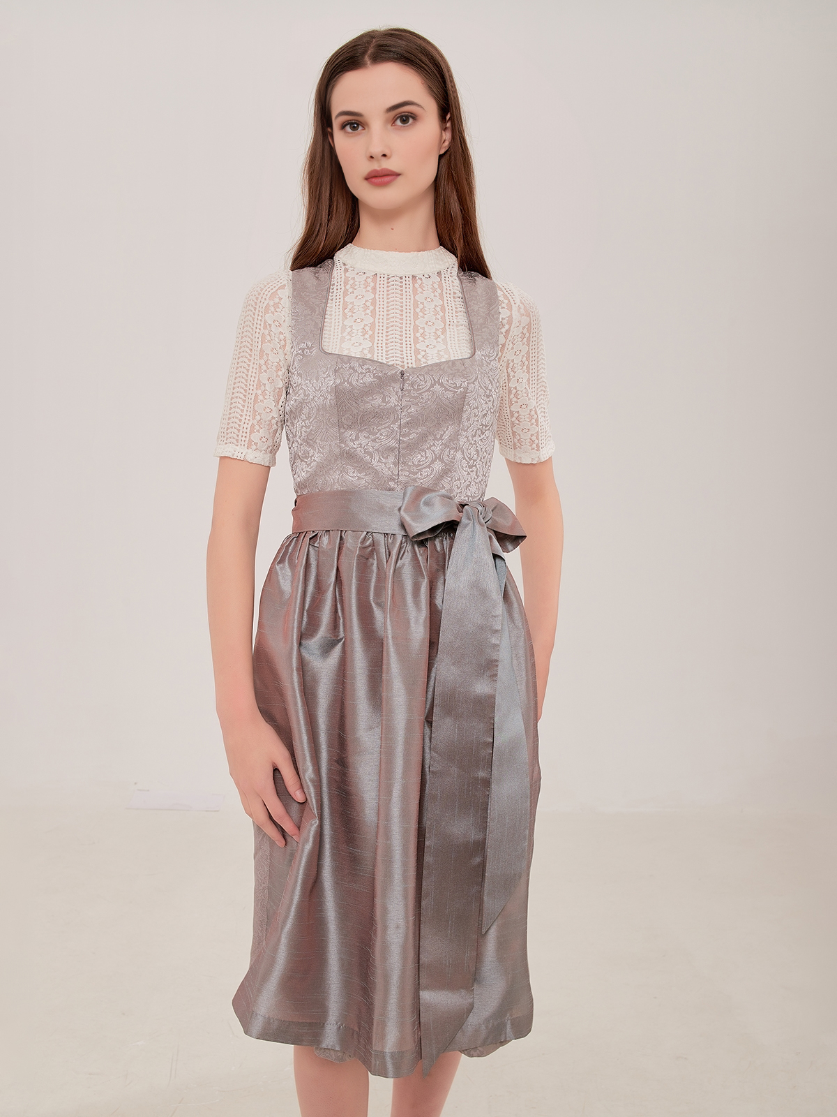 Khaki Dirndl in eleganter Ausführung