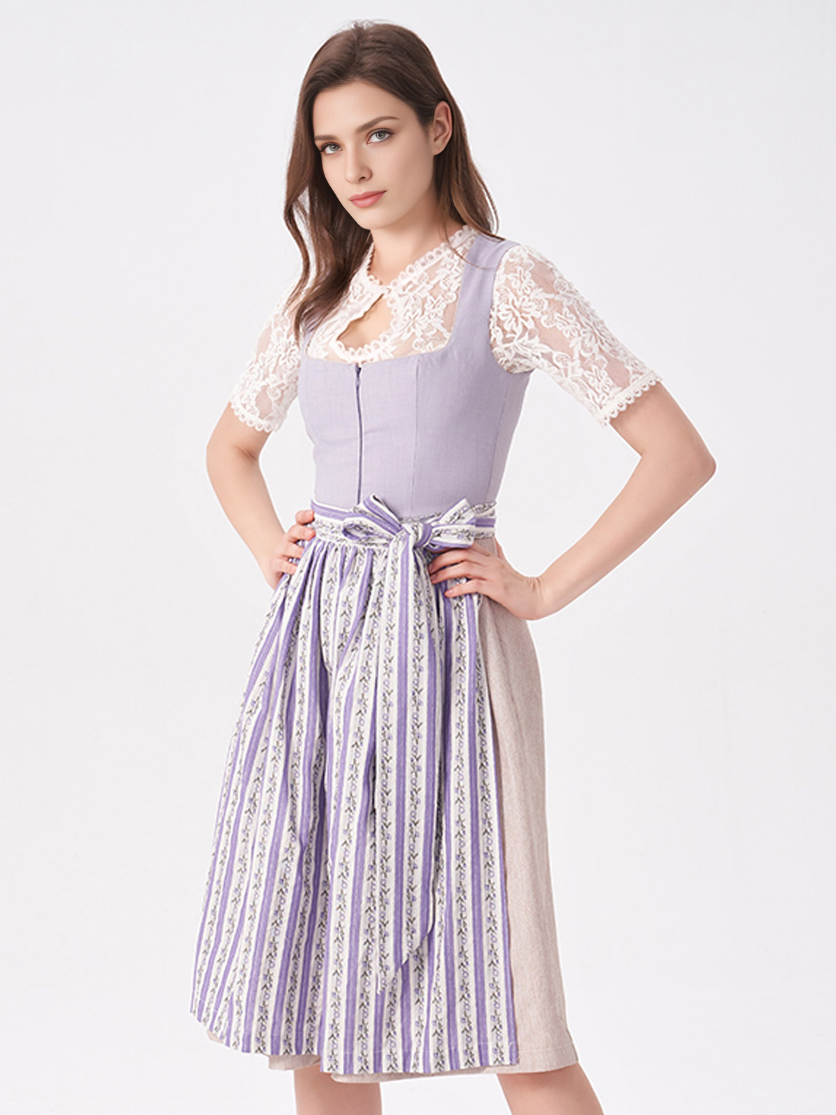Beige Dirndl mit lila Schürze