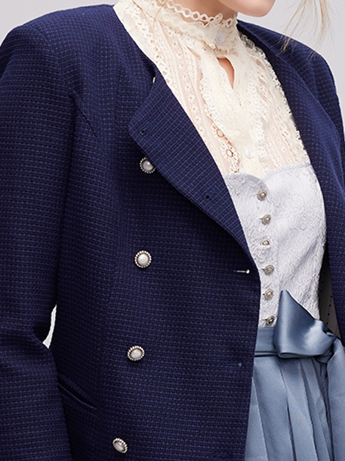 Modernes Dirndl in Blau