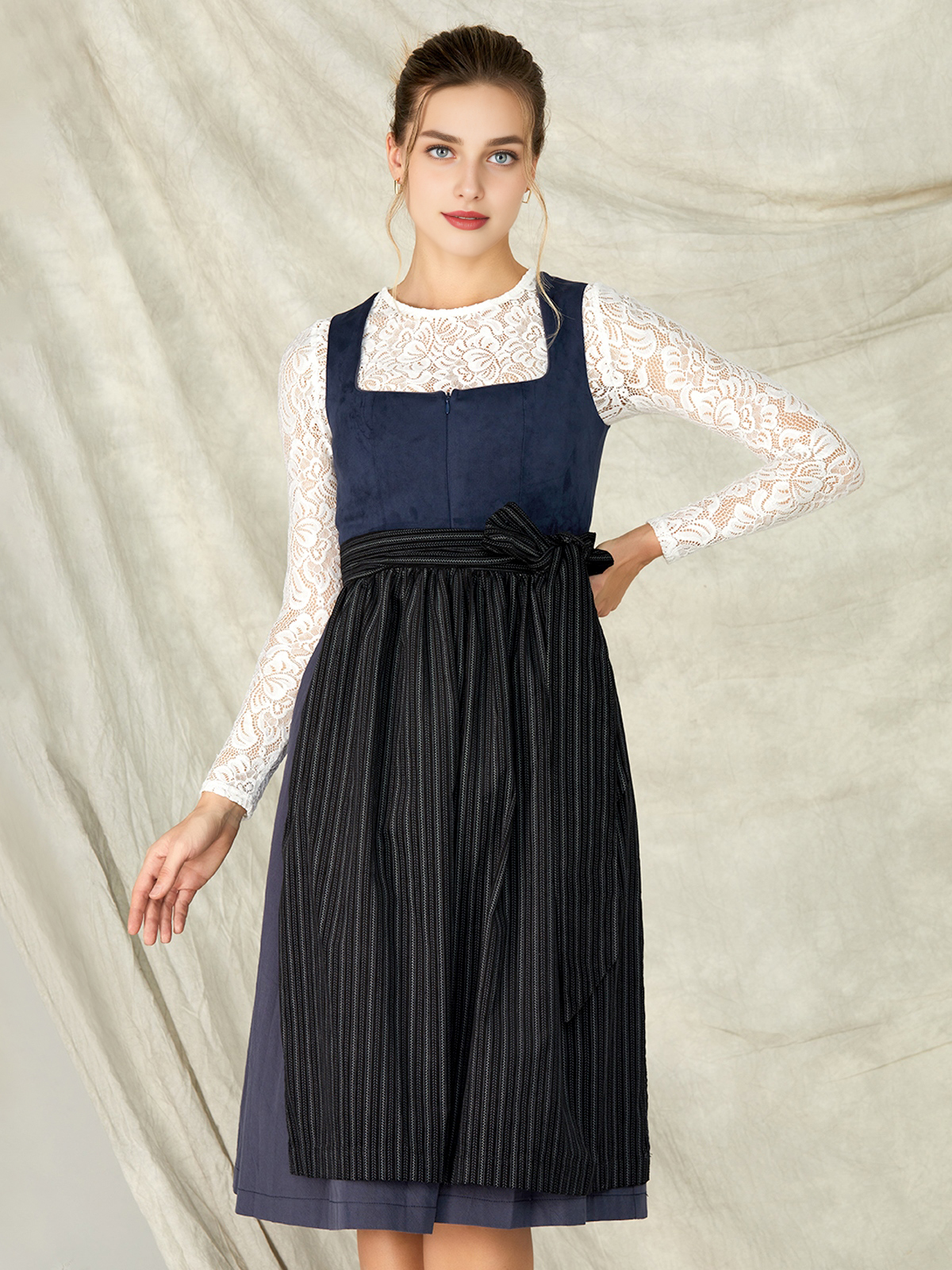 Dirndl grau blau in eleganter Ausführung