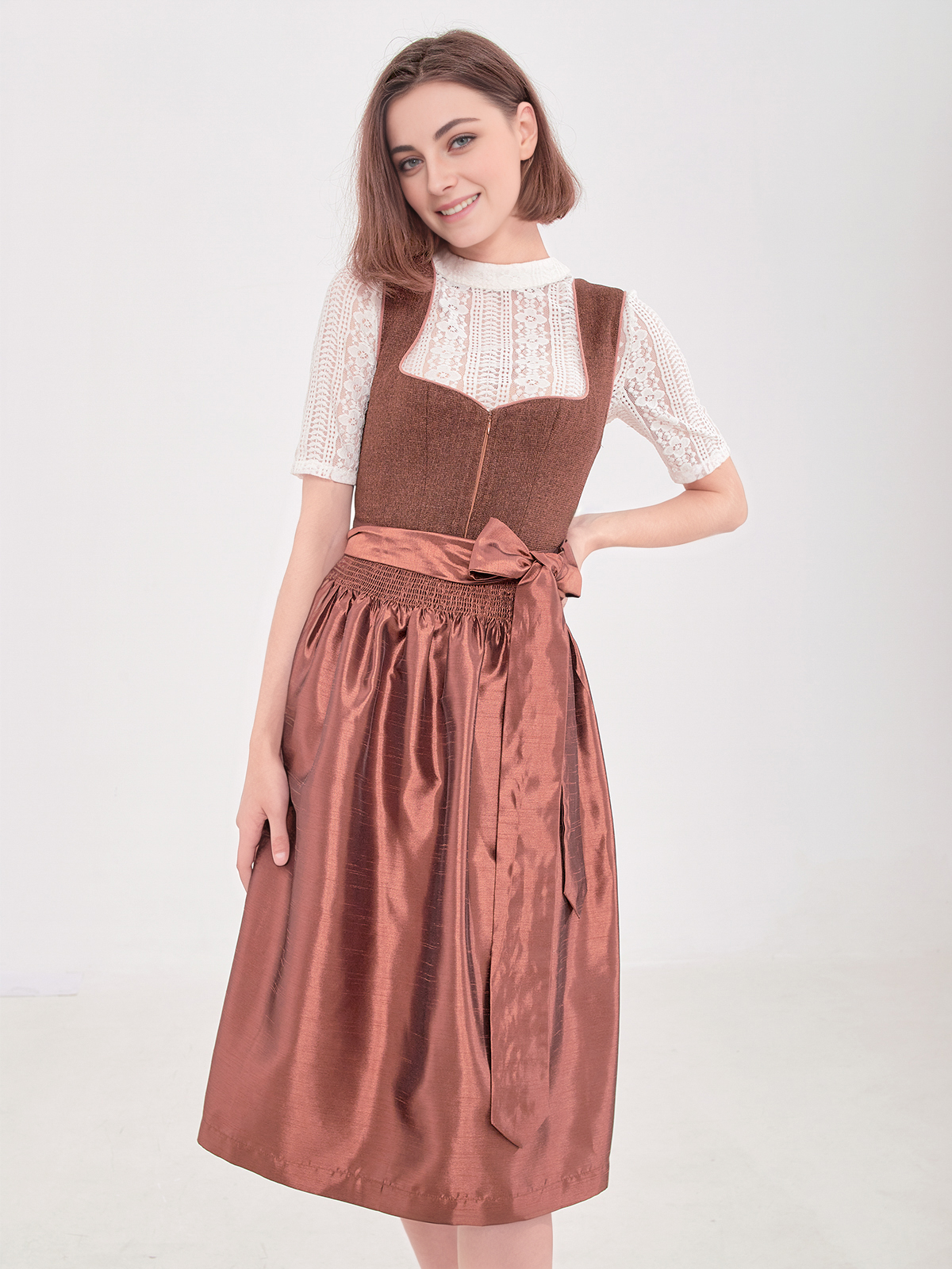 Braunes Dirndl mit perfektem Schnitt