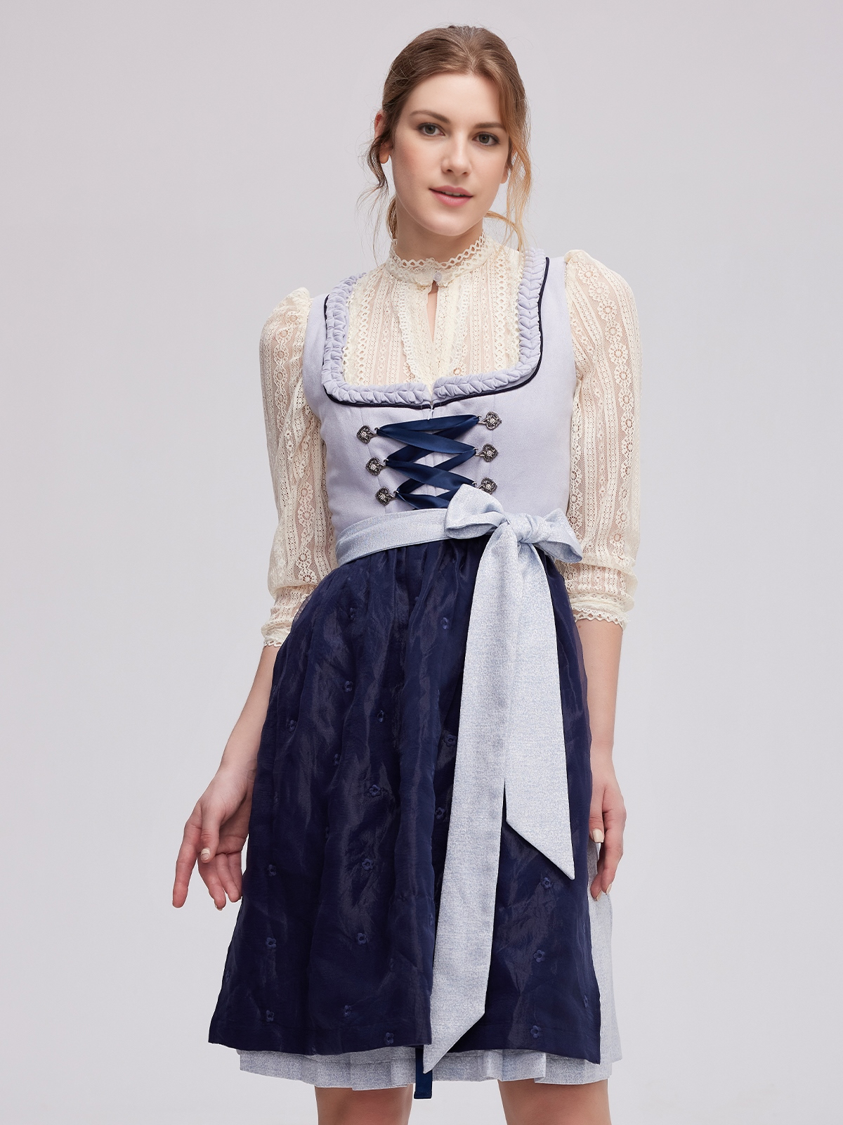 Ehreer Dirndl in Blau