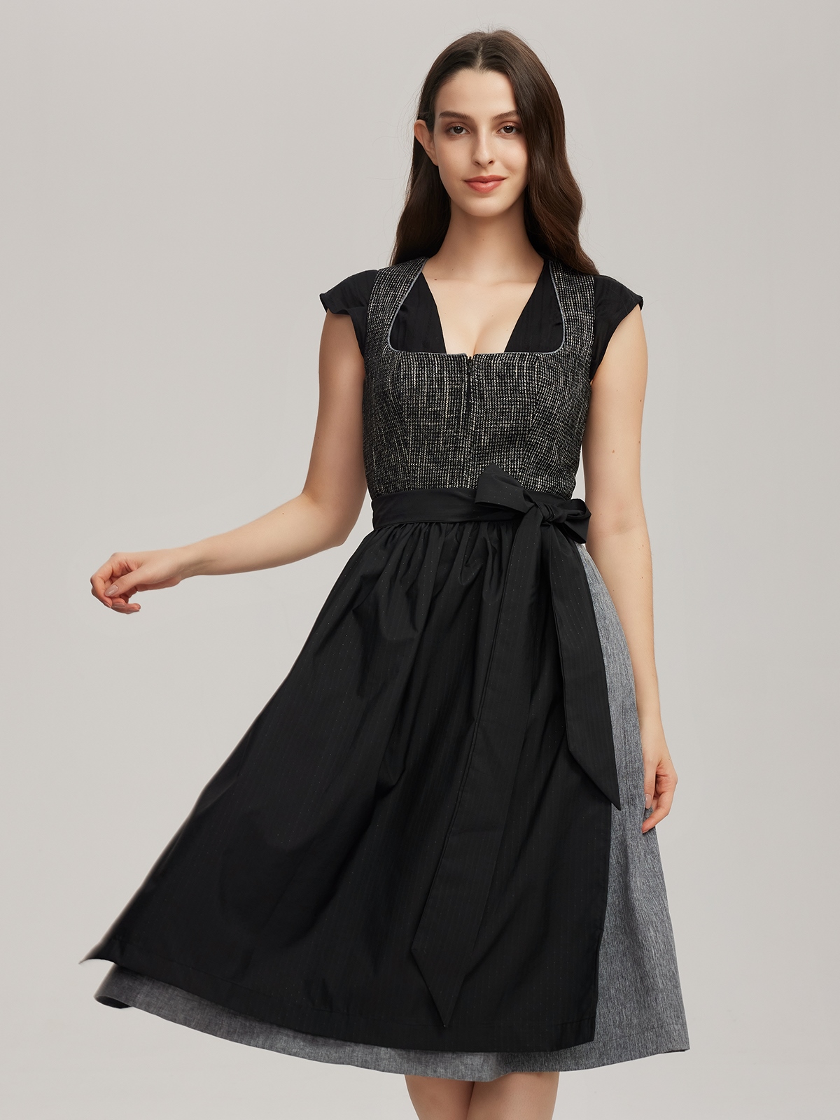 Grünes Dirndl mit modernem Schnitt