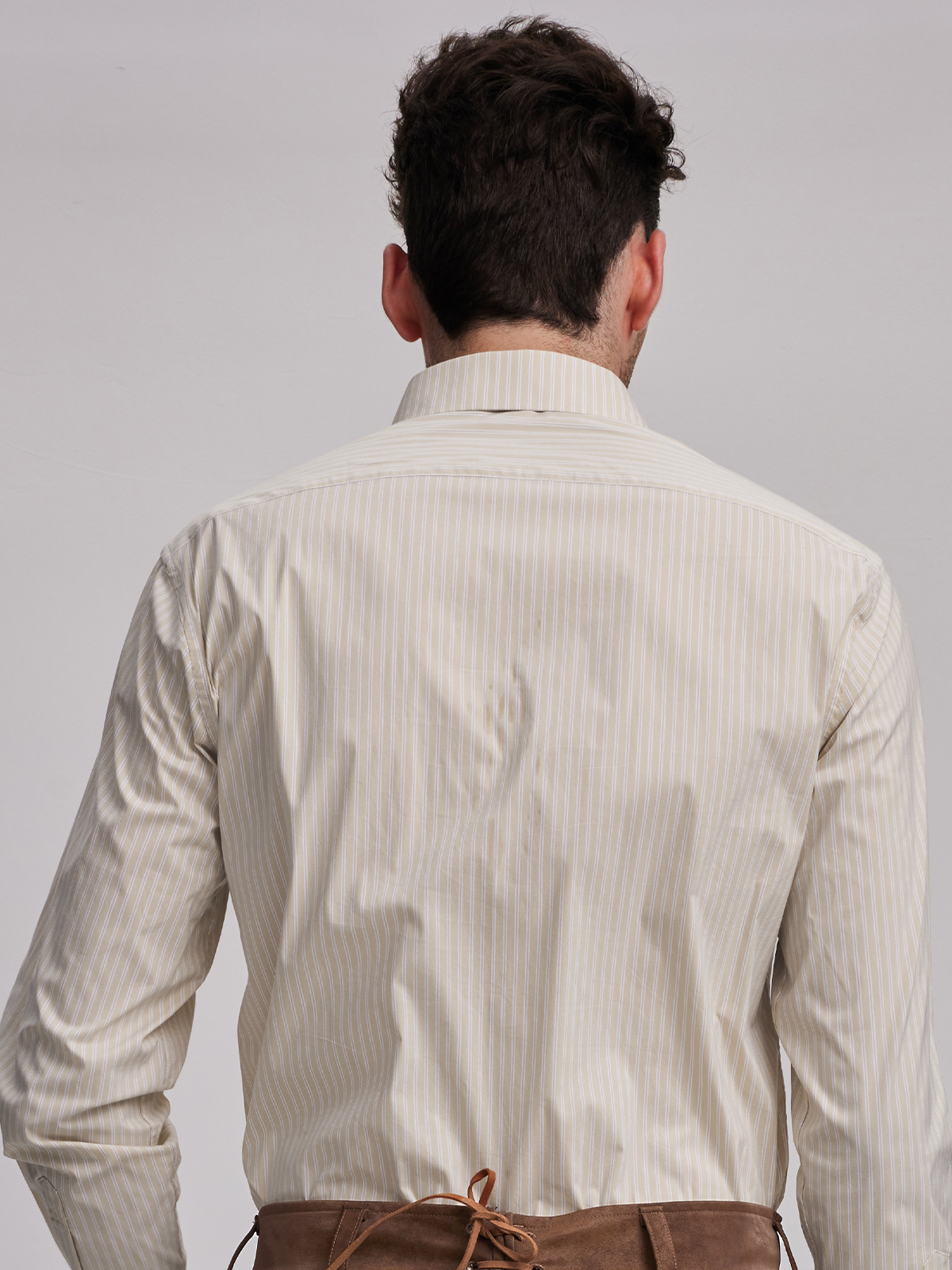 Hochgeschlossenes Dirndl Grün in eleganter Ausführung