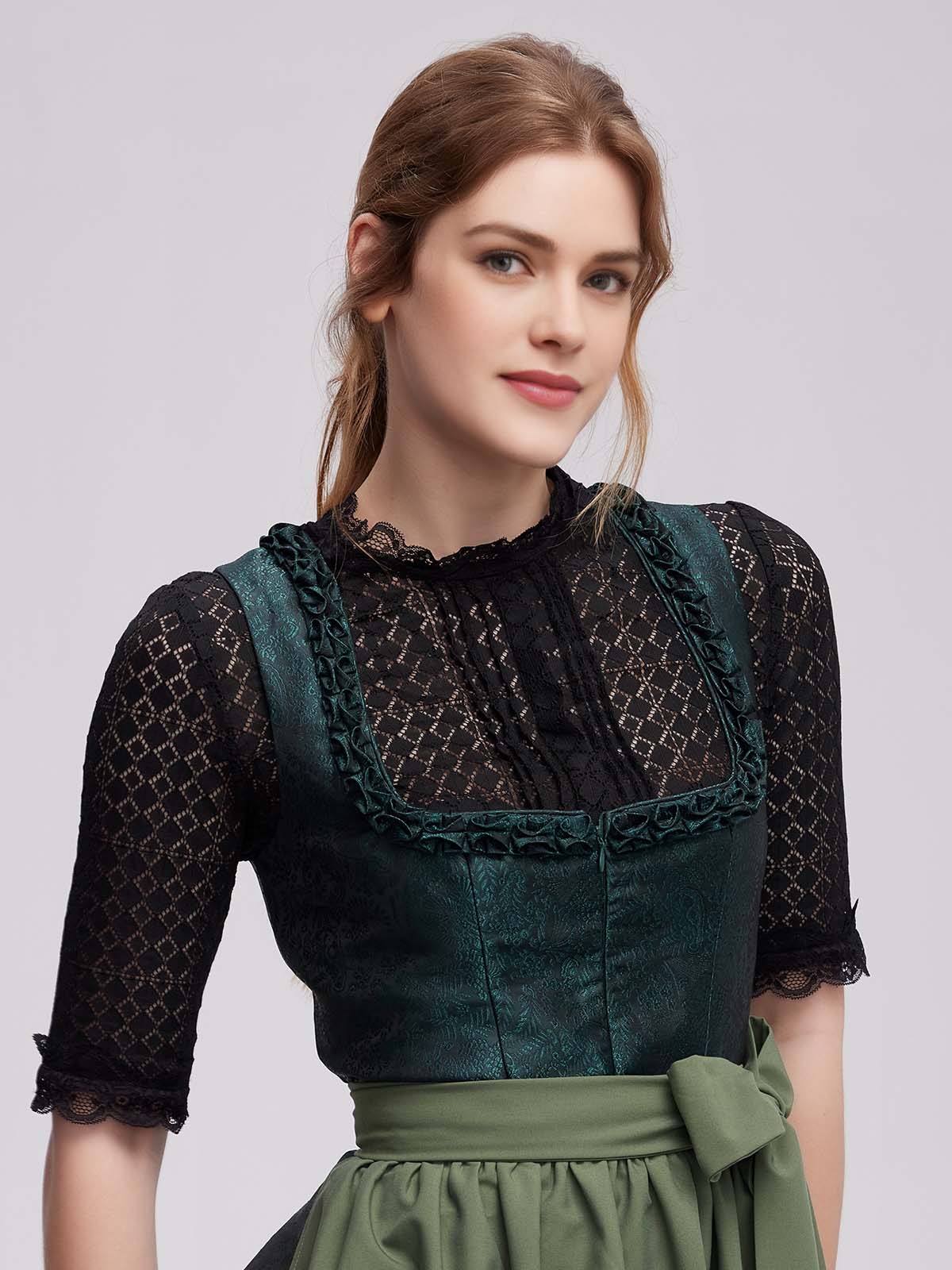 Dirndl mit Volants für mehr Fülle