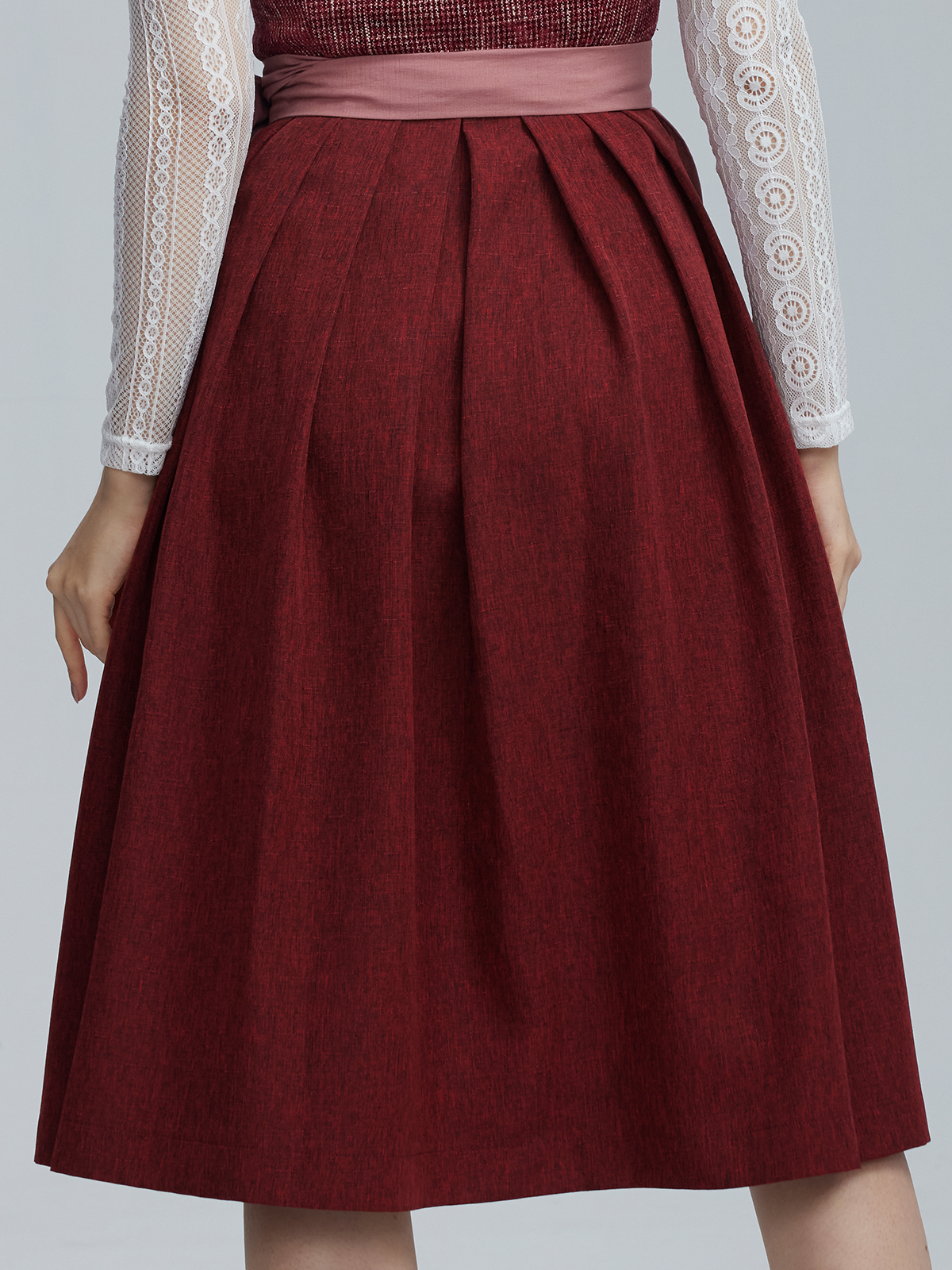 Dirndl Rot Spitze – Eleganz mit Tradition