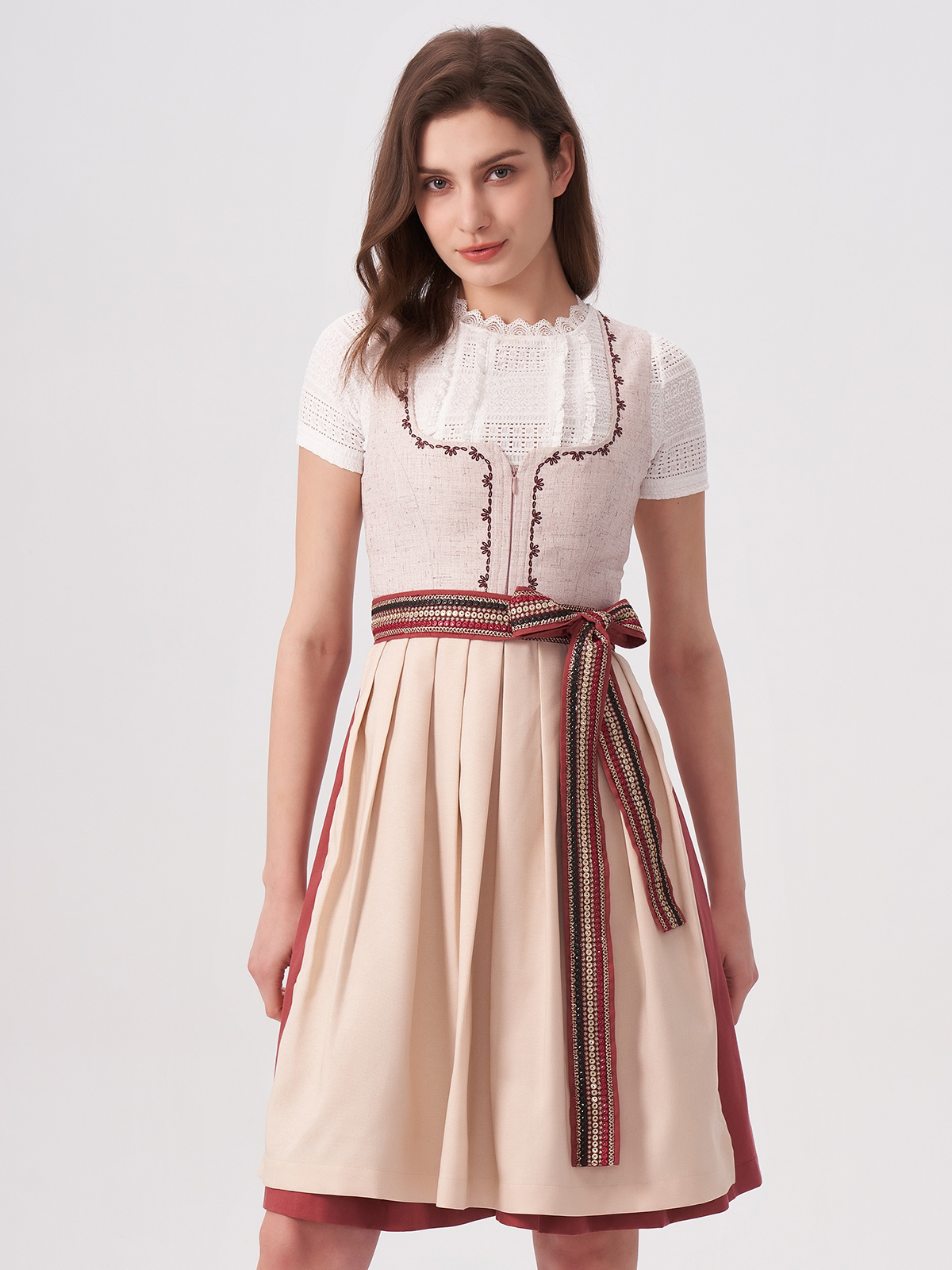 Dirndl in dunkelblau mit rosa Schürze