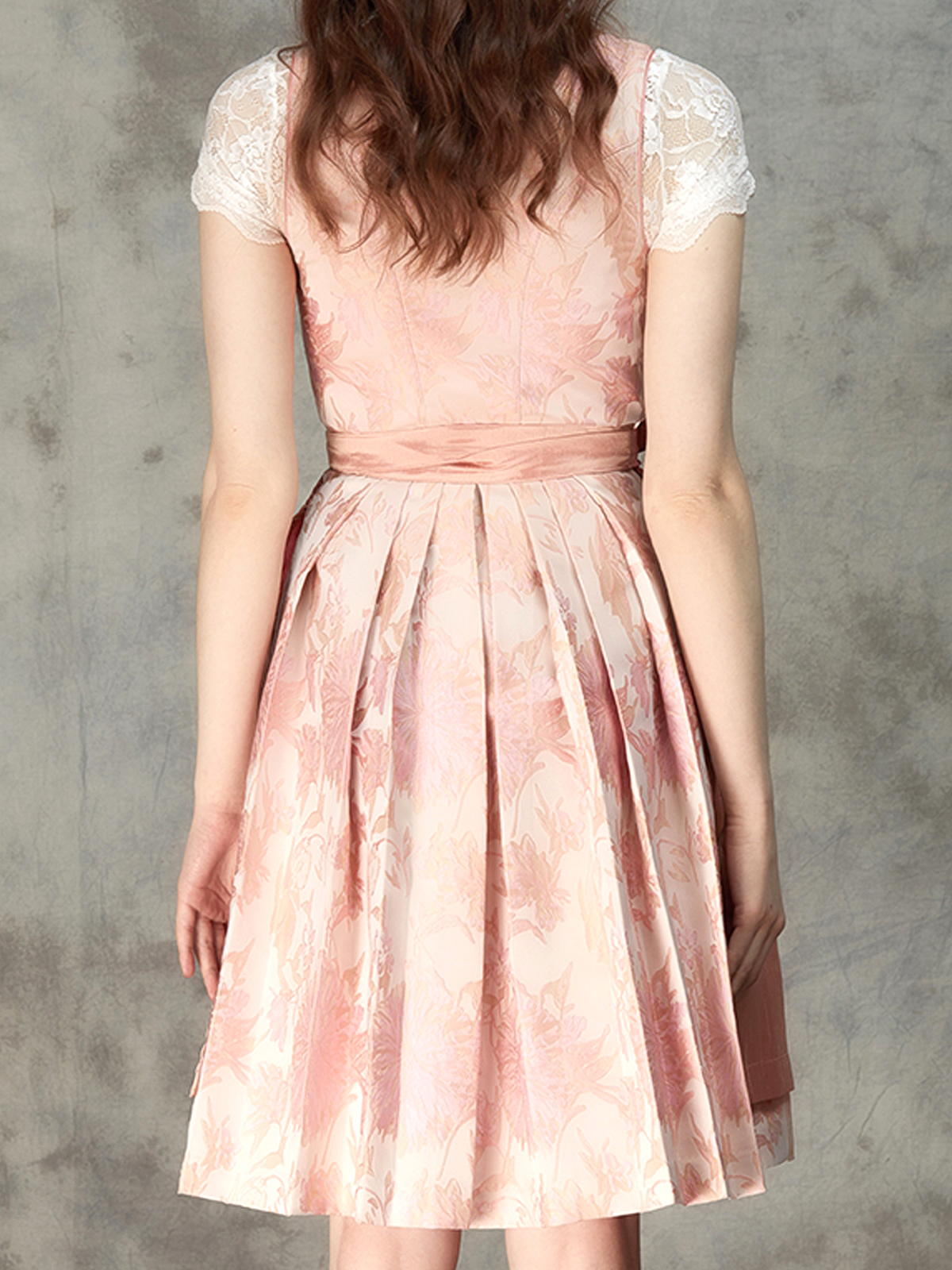 Dirndl in Rosa – ein moderner Klassiker